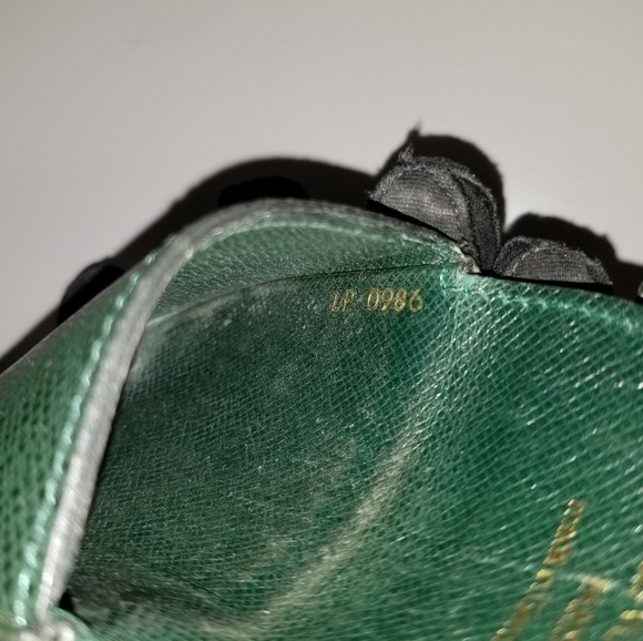 LOUIS VUITTON Beautiful mini monnaie boite coin case Taiga Leather/Germa… - Picture 10 of 16